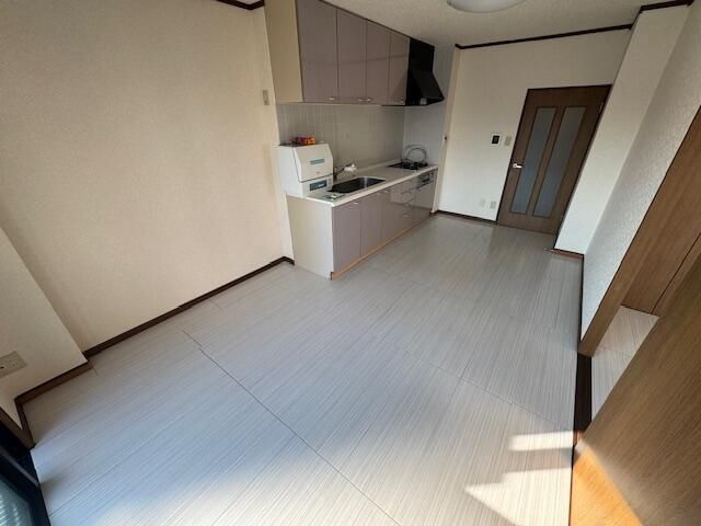 ��ʌ��z�J�s��z�J�S���ڂ̃}���V�����̋��ԁE���r���O