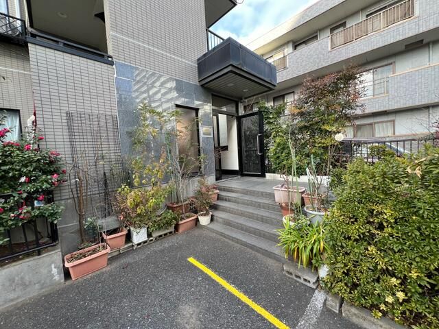 ��ʌ��z�J�s��z�J�S���ڂ̃}���V�����̃G���g�����X