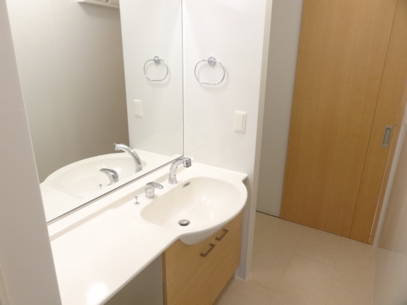 ��ʌ��������܎s����{�O���̃A�p�[�g�̐��ʏ�