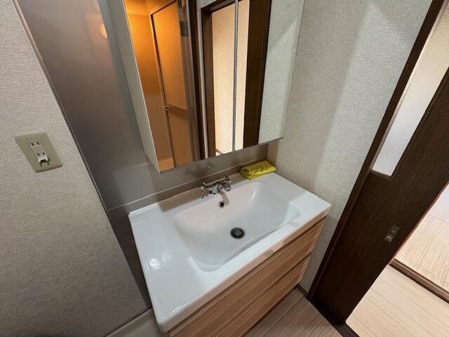 ��ʌ��z�J�s��z�J�S���ڂ̃}���V�����̐��ʏ�