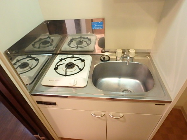 ��ʌ��������܎s��{�捂�@���P���ڂ̃}���V�����̃L�b�`��