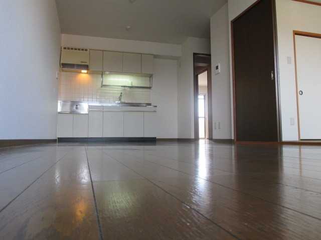 ��ʌ�����s��c�{�̃}���V�����̋��ԁE���r���O