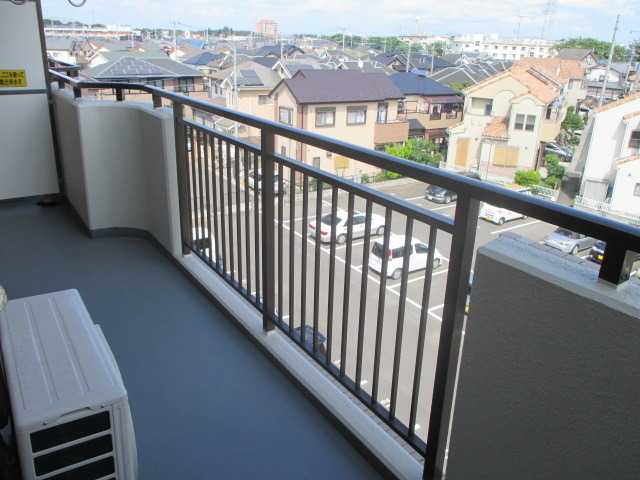 ��ʌ�����s��c�{�̃}���V�����̃o���R�j�[