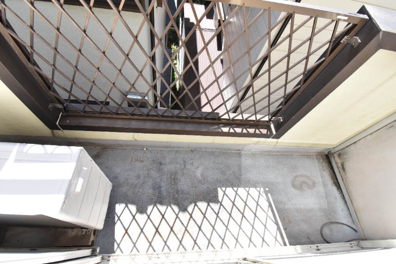 ��ʌ��V���s���R���ڂ̃A�p�[�g�̃o���R�j�[