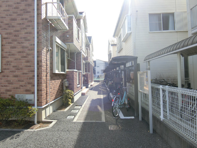 ��ʌ�����s���ԂP���ڂ̃A�p�[�g�̃G���g�����X