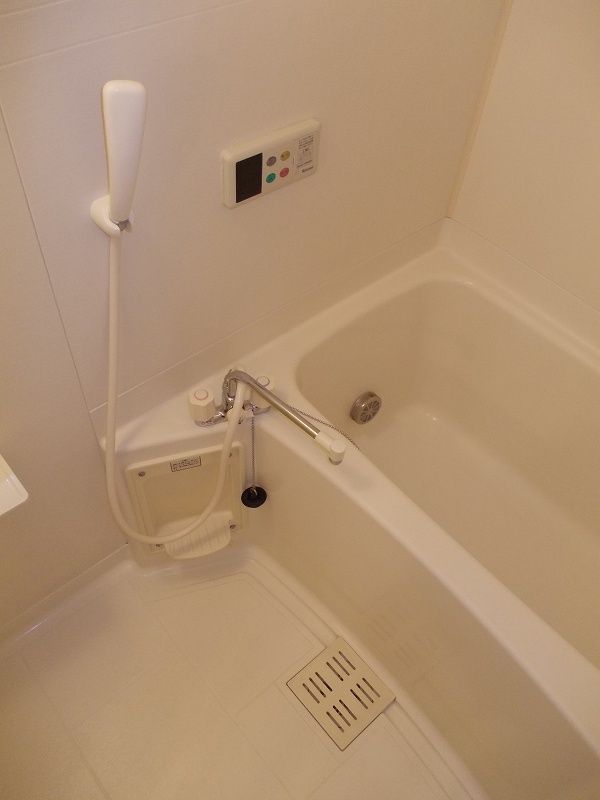 ��ʌ������s�V�h�Q���ڂ̃A�p�[�g�̃o�X