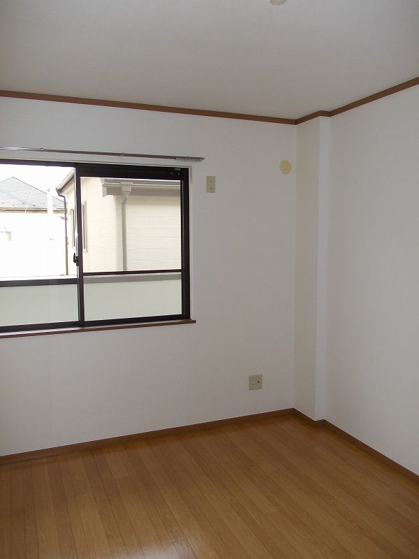 ��ʌ������s�V�h�Q���ڂ̃A�p�[�g�̋��ԁE���r���O