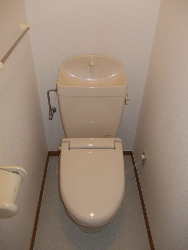 ��ʌ������s�V�h�Q���ڂ̃A�p�[�g�̃g�C��