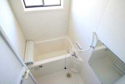 ��ʌ������s�ԌI�S���ڂ̃A�p�[�g�̃o�X