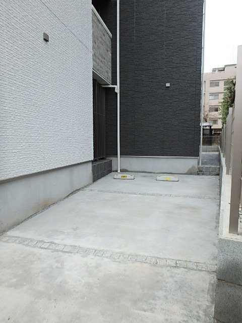 ��ʌ��������܎s��{��x�̓����P���ڂ̃}���V�����̒��ԏ�