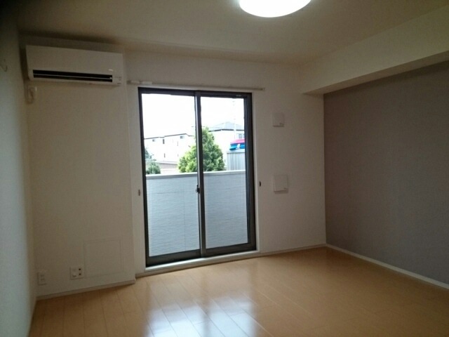 ��ʌ��������܎s���厚��J���̃A�p�[�g�̋��ԁE���r���O