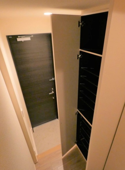 ��ʌ�����s�씵���J�R���ڂ̃}���V�����̌���