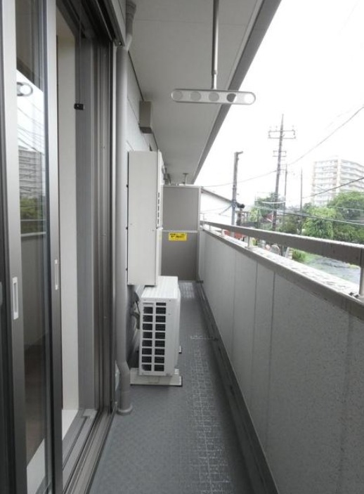 ��ʌ�����s�씵���J�R���ڂ̃}���V�����̃o���R�j�[