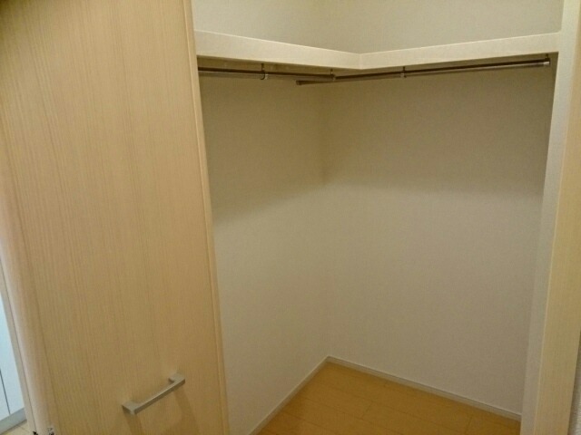 ��ʌ��������܎s���厚��J���̃A�p�[�g�̎��[