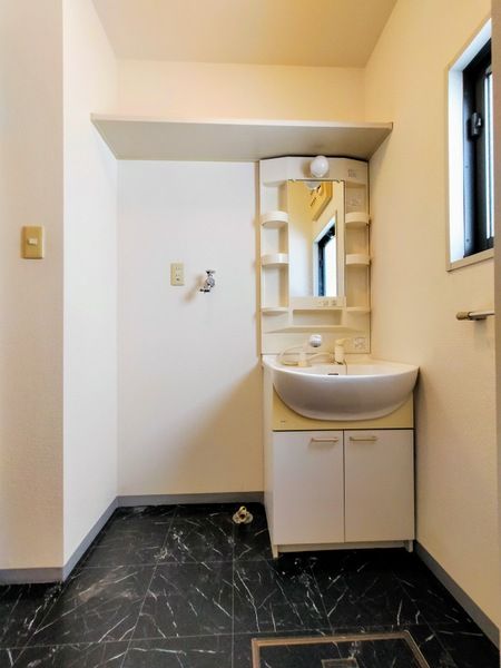 ��ʌ��������܎s�Y�a��{���S���ڂ̃A�p�[�g�̐��ʏ�