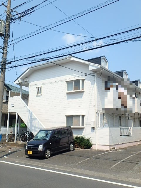 ��ʌ��������܎s������x�蒬�̃A�p�[�g�̒��ԏ�