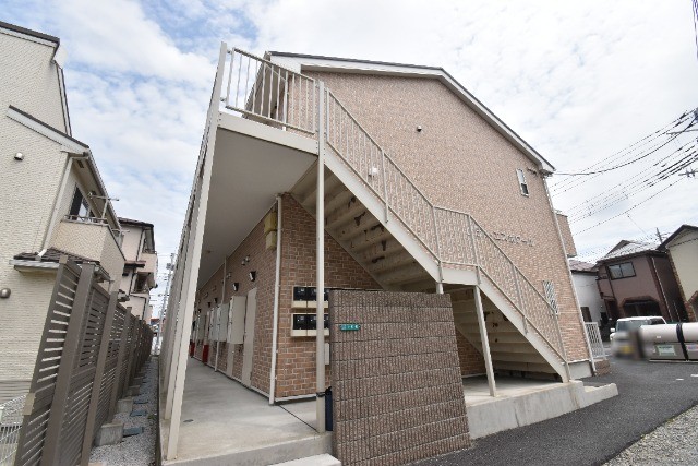 ��ʌ������s�����S����1-5-5�̃A�p�[�g�̌����O��