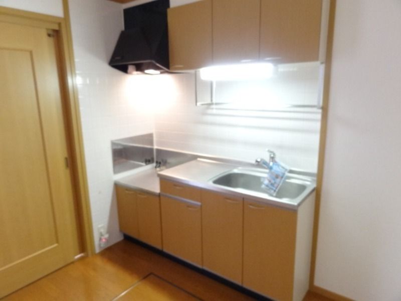 ��ʌ��������܎s������厚�쒆��̃A�p�[�g�̃L�b�`��