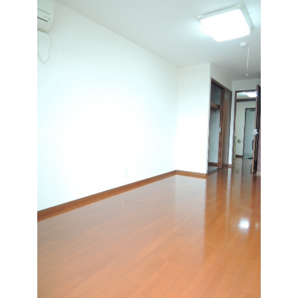 ��ʌ������s�k�J�R���ڂ̃}���V�����̂��̑������E�X�y�[�X