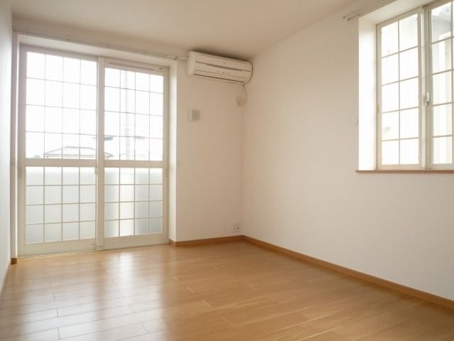 ��ʌ��k�����S�ɓޒ����h��Q���ڂ̃A�p�[�g�̋��ԁE���r���O