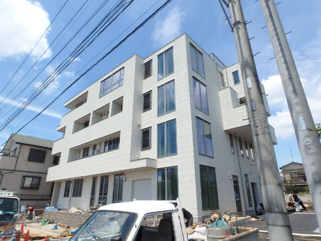 ��ʌ��������܎s������厚�쒆��226-1�̃}���V�����̌����O��