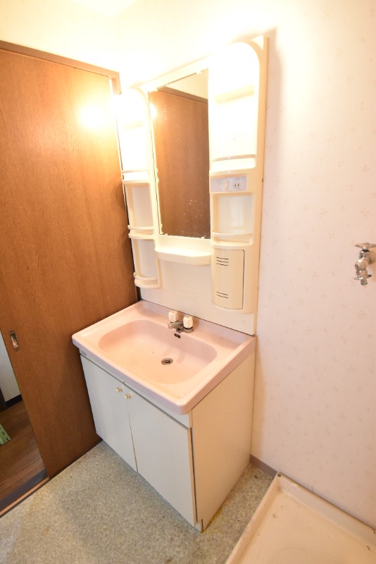 ��ʌ�����s�˒˓��R���ڂ̃}���V�����̐��ʏ�