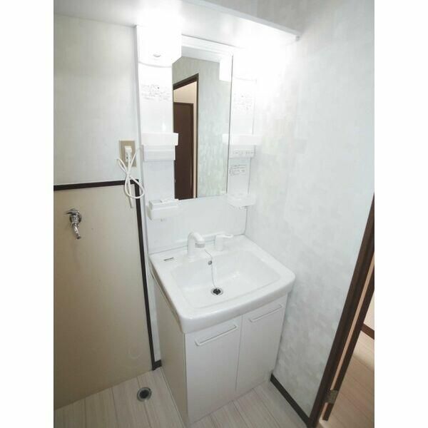 ��ʌ��������܎s������厚�䑠�̃A�p�[�g�̐��ʏ�