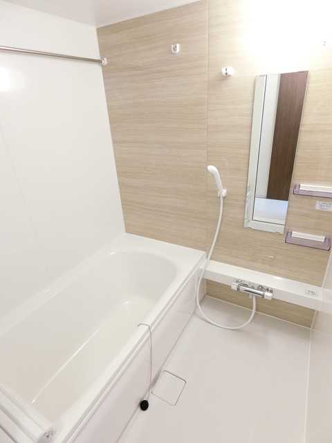 ��ʌ�����s���R���ڂ̃A�p�[�g�̃o�X