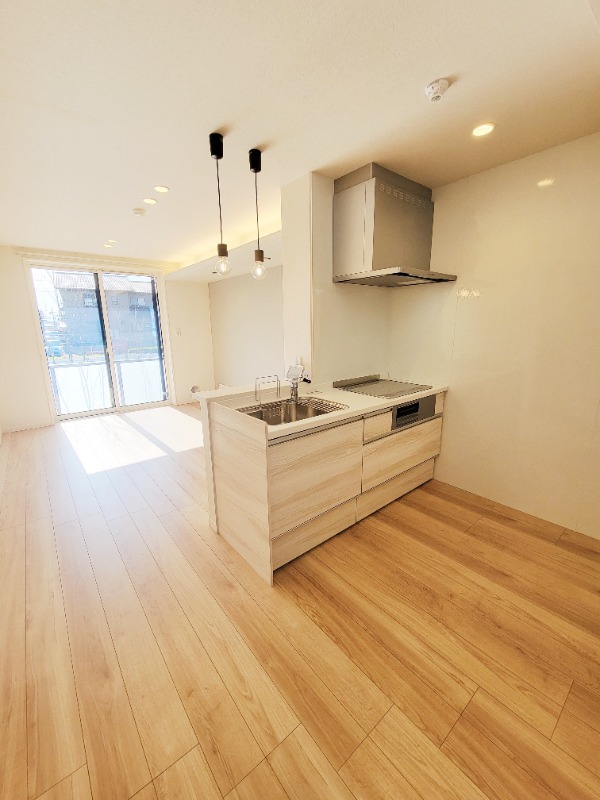 ��ʌ��������܎s��{��V�����P���ڂ̃}���V�����̋��ԁE���r���O