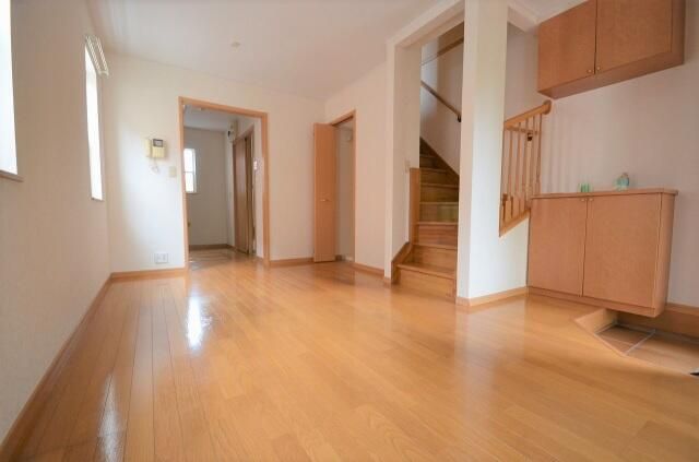 ��ʌ��k�����S�ɓޒ��厚�����̃^�E���n�E�X�̋��ԁE���r���O