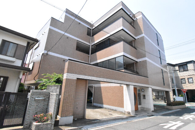 ��ʌ��������܎s��{�擌���Q���ڂ̃}���V�����̌����O��