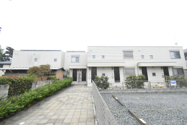 ��ʌ��������܎s��΋�z�K�T���ڂ̃}���V�����̌����O��