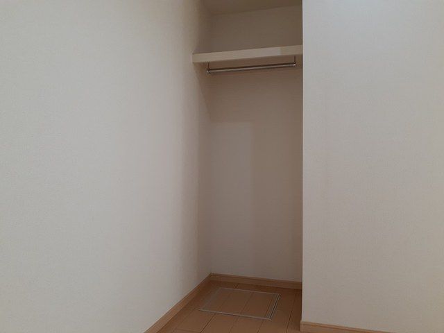 ��ʌ������s��ʖ�̃A�p�[�g�̎��[