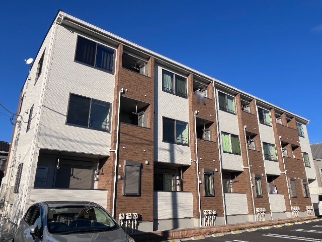 ��ʌ��t�����s�~�c�{���Q���ڂ̃A�p�[�g�̌����O��