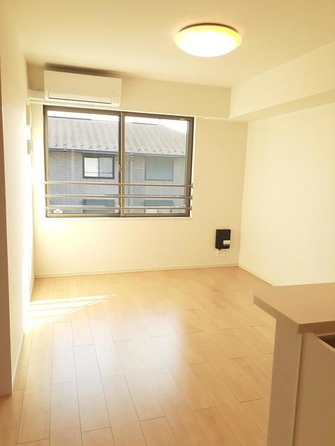 ��ʌ��t�����s�~�c�{���Q���ڂ̃A�p�[�g�̋��ԁE���r���O