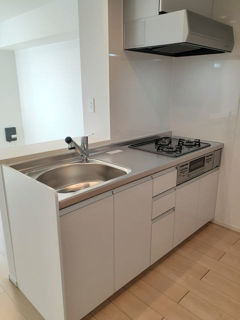 ��ʌ��t�����s�~�c�{���Q���ڂ̃A�p�[�g�̃L�b�`��