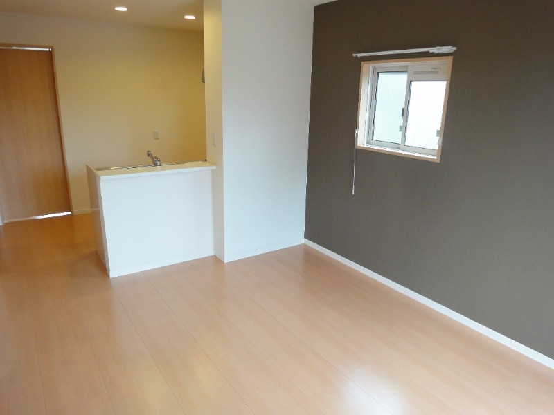 ��ʌ��������܎s������厚�쒆��̃A�p�[�g�̋����E���r���O