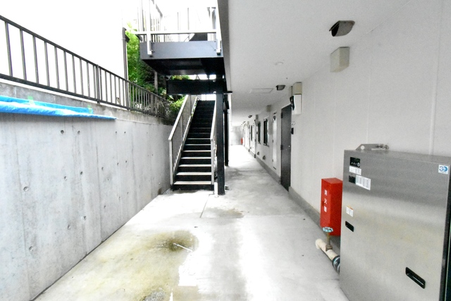 ��ʌ��������܎s�΋擌�Y�a�V���ڂ̃}���V�����̃G���g�����X