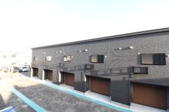 ��ʌ�����s�厚�v���q��V�c21�̃A�p�[�g�̌����O��