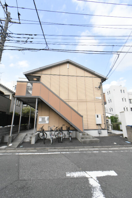 ��ʌ��������܎s�����擌��{�P����12-13�̃A�p�[�g�̌����O��