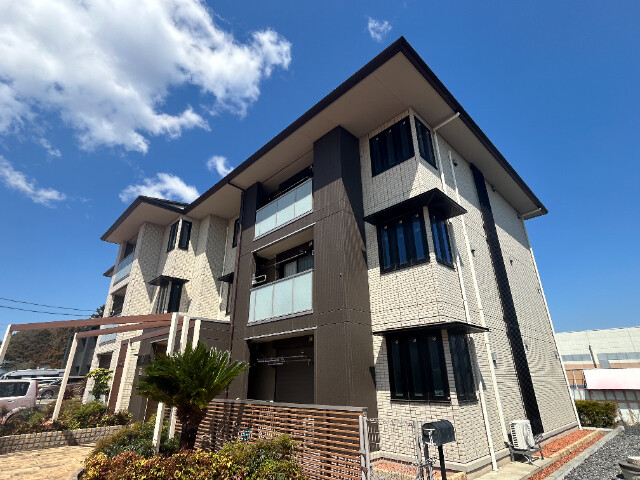 ��ʌ��������܎s������厚�ۃ���49-2�̃A�p�[�g�̌����O��