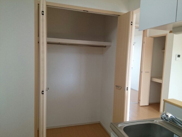 ��ʌ�����s�厚�_�˂̃A�p�[�g�̎��[