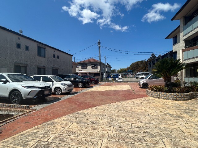 ��ʌ��������܎s������厚�ۃ���̃A�p�[�g�̒��ԏ�