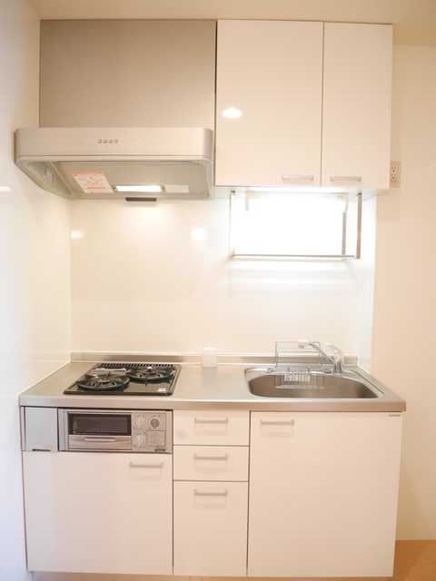 ��ʌ��k�����S�ɓޒ������Q���ڂ̃A�p�[�g�̃L�b�`��