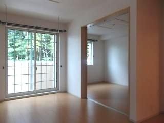 ��ʌ�����s���̏o�R���ڂ̃A�p�[�g�̋��ԁE���r���O