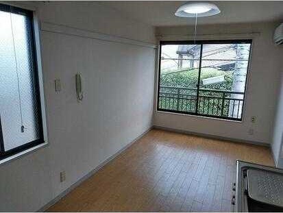 ��ʌ��������܎s�Y�a�擌�����̃A�p�[�g�̋����E���r���O