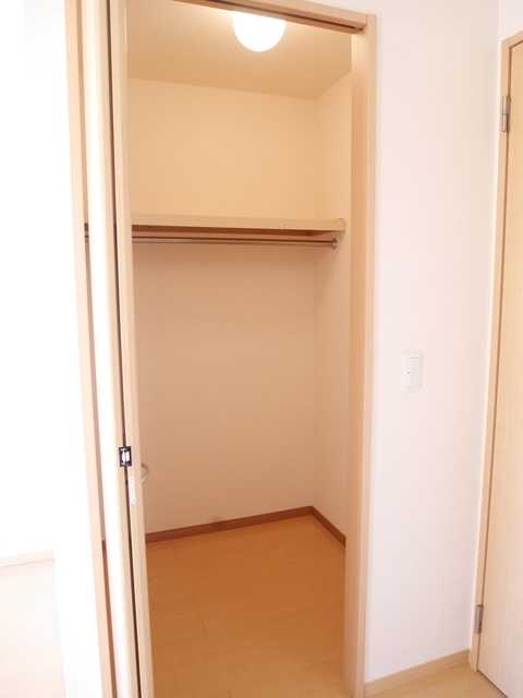 ��ʌ��k�����S�ɓޒ������Q���ڂ̃A�p�[�g�̎��[