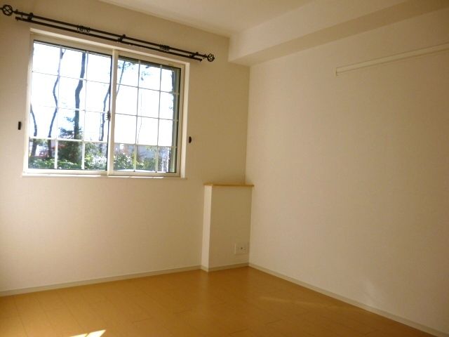 ��ʌ�����s���̏o�R���ڂ̃A�p�[�g�̂��̑������E�X�y�[�X