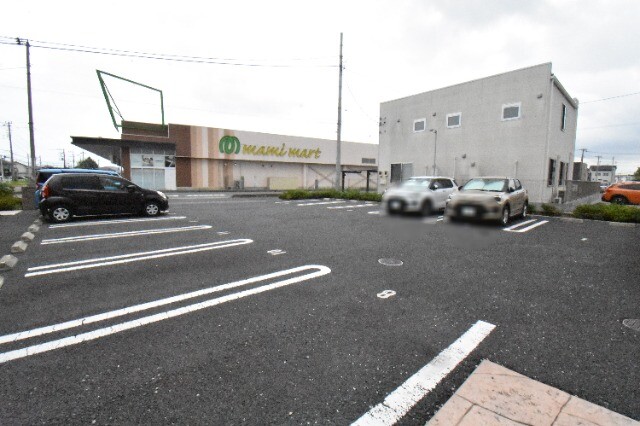 ��ʌ������s��ʖ�̃A�p�[�g�̒��ԏ�