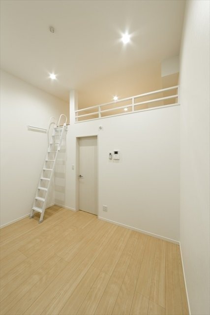 ��ʌ��������܎s�������a�c���Q���ڂ̃A�p�[�g�̋��ԁE���r���O